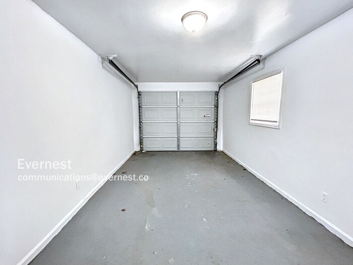 Building Photo - 3780 Cedar Hurst Way