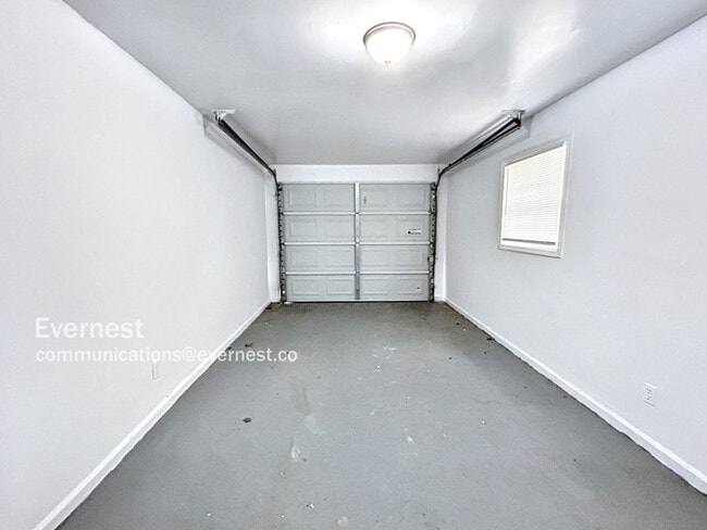 Building Photo - 3780 Cedar Hurst Way
