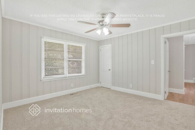 Building Photo - 4108 Campbell St NE