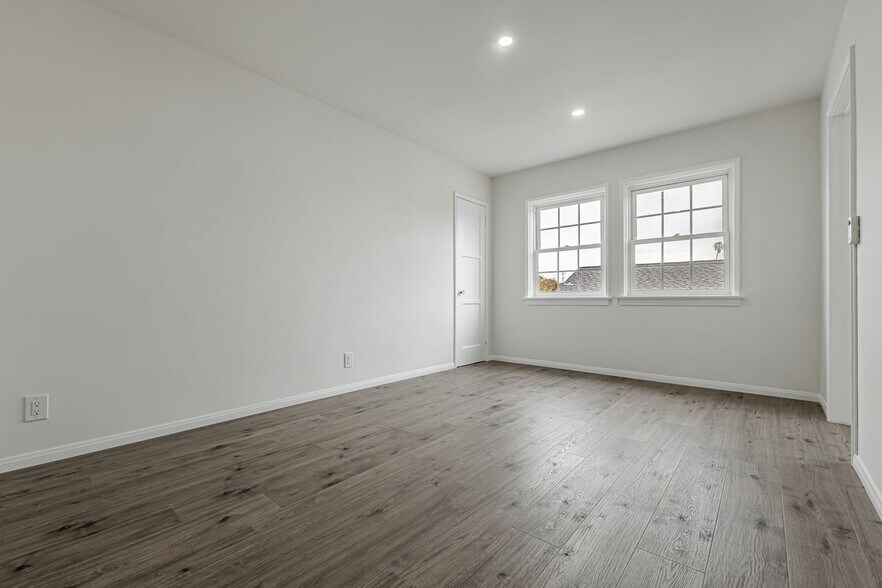 Building Photo - 3841 Arlington Ave