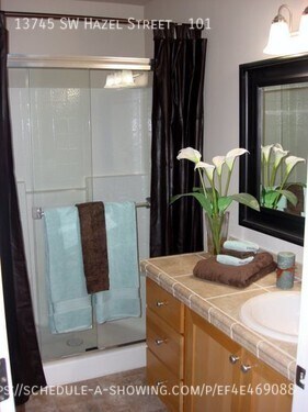 Building Photo - 3BDRM 2.5BTH Condo End Unit, garage, gas F...