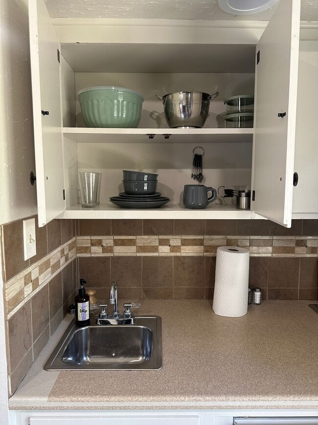 Building Photo - Cottage on Elm Creek;  fully furnished, all bills paid!