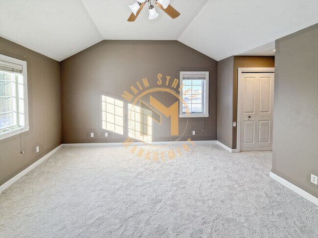 Building Photo - Executive Duplex: 3 Bed 3.5 Bath w/ 2 Stall Heated Garage