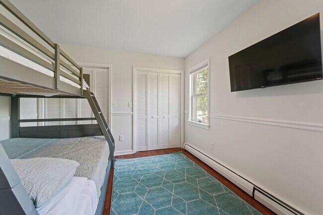 Building Photo - 1439 Route 9P B