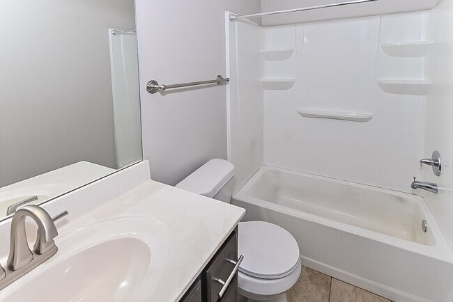 Building Photo - 9840 White Poplar Dr