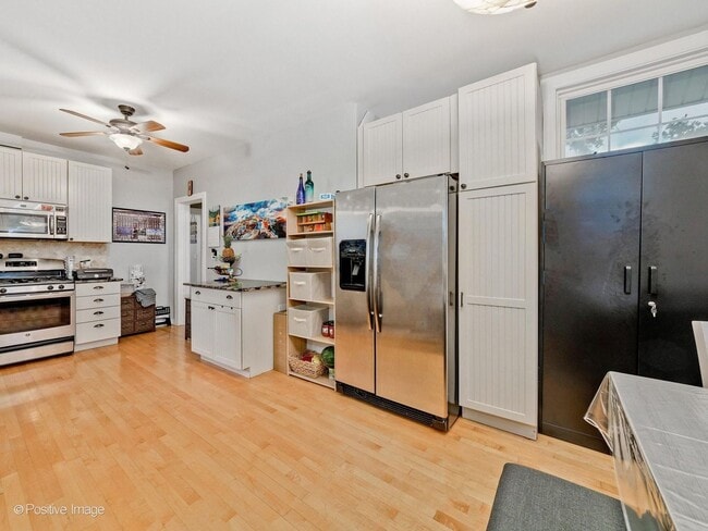 Building Photo - 36 E Touhy Ave