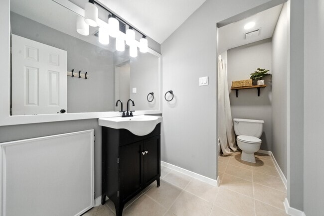 Building Photo - 13310 Ravensway Dr