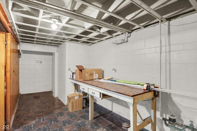 Building Photo - 1240 N Irvington Ave