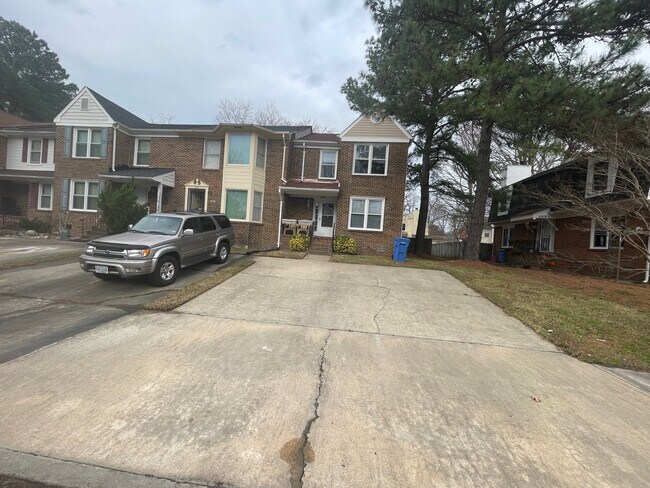 Building Photo - 4312 Manchester Ln