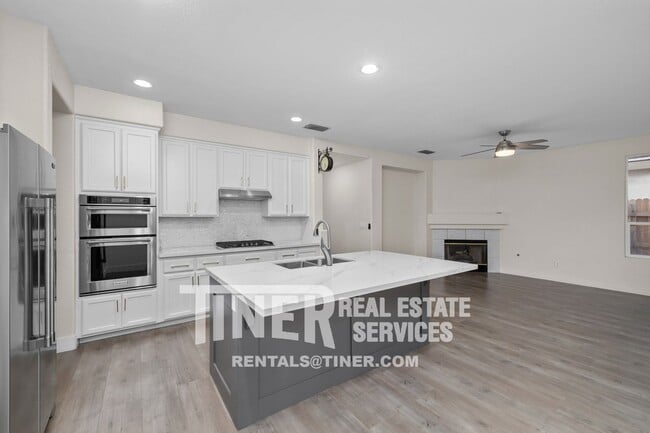 Building Photo - 3205 Corniche Ln