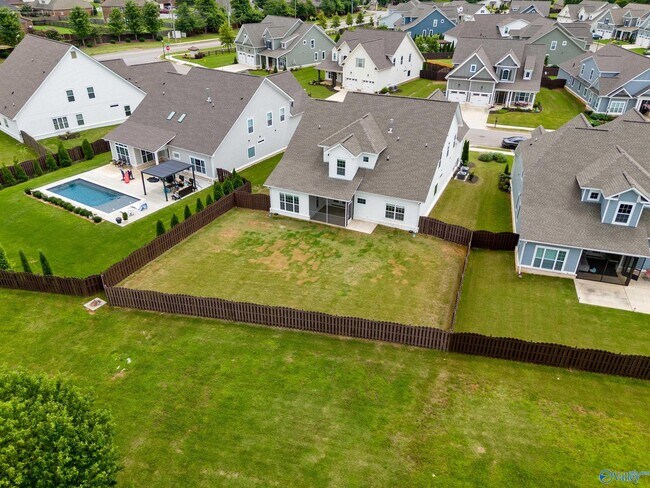 Building Photo - 6605 Waxwood Dr