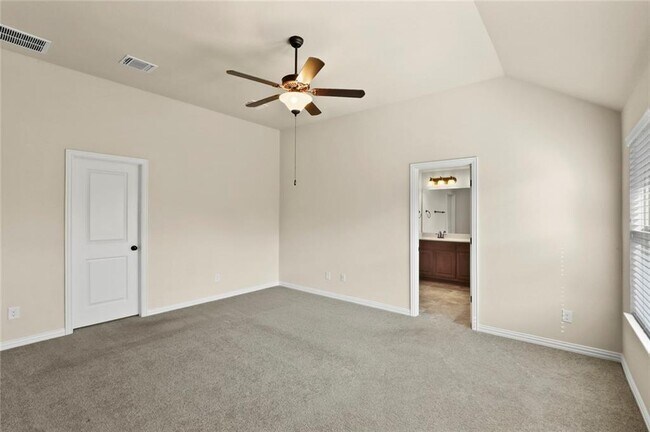 Building Photo - 2913 Consuelo Wy