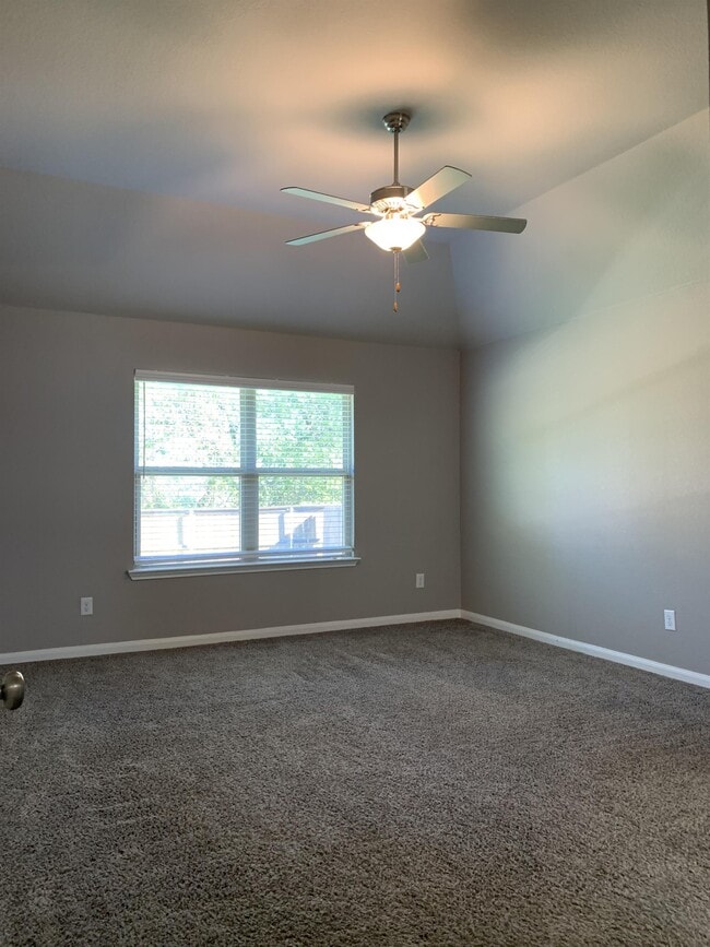 Building Photo - 1231 Lilac Ledge Dr