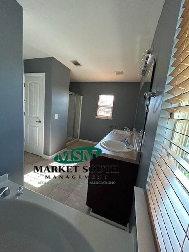 Building Photo - Waverly Subdivision