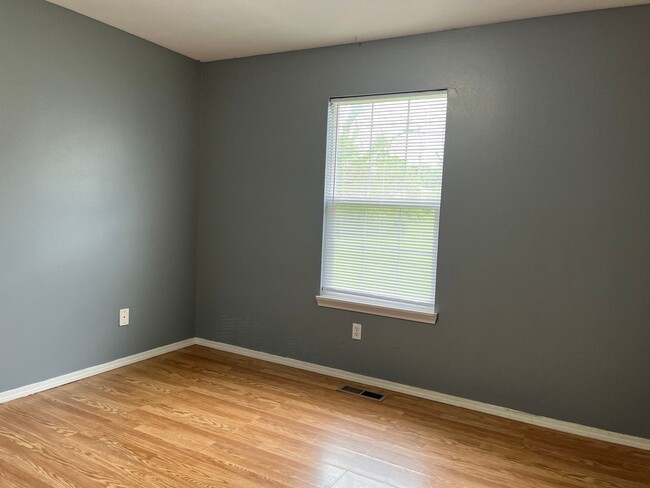 Building Photo - 129 Bailey Cir