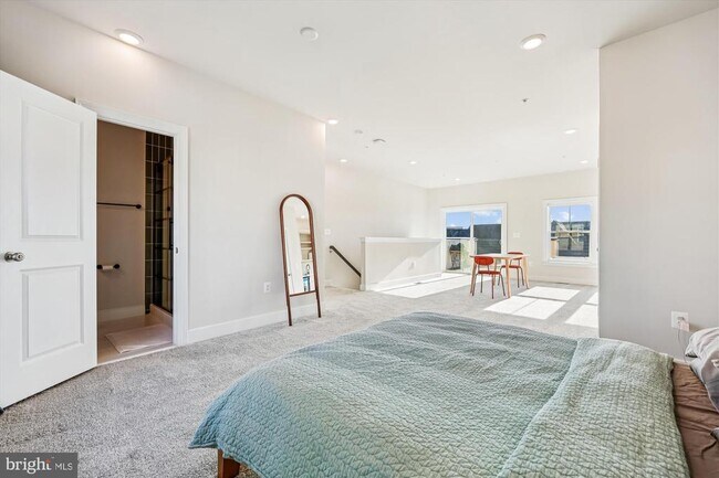 Building Photo - 107 Armstrong Pl