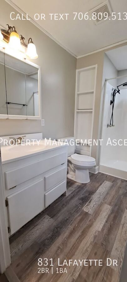 Building Photo - 831 Lafayette Dr