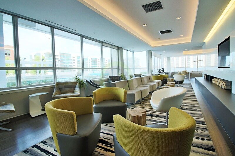 Building Photo - 750 W Adams St