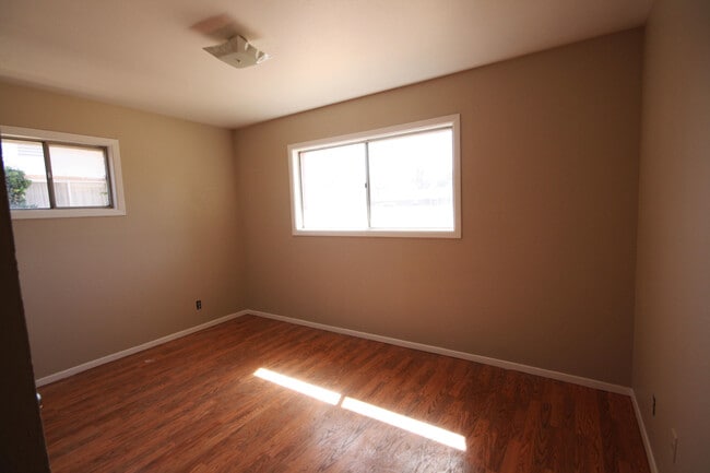 Building Photo - 5829 Macaw Ave
