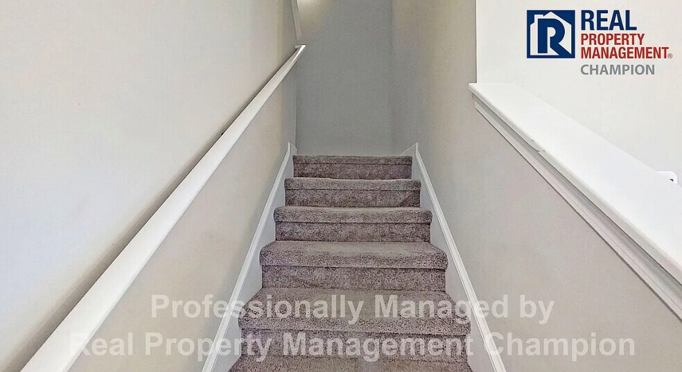 Building Photo - 1003 Marston Dr