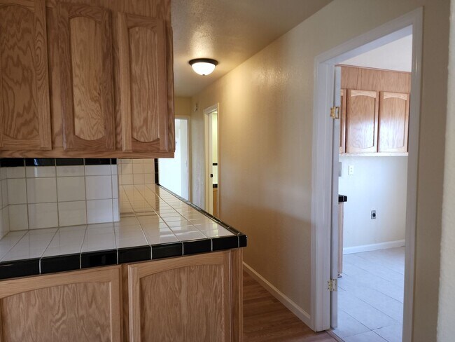 Building Photo - Large manufactured home in Topaz Ranch Estates