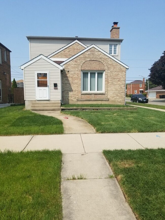 Primary Photo - 5200 S Monitor Ave