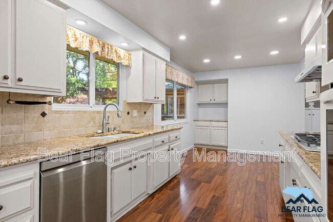 Building Photo - 7919 Ridgemont Dr