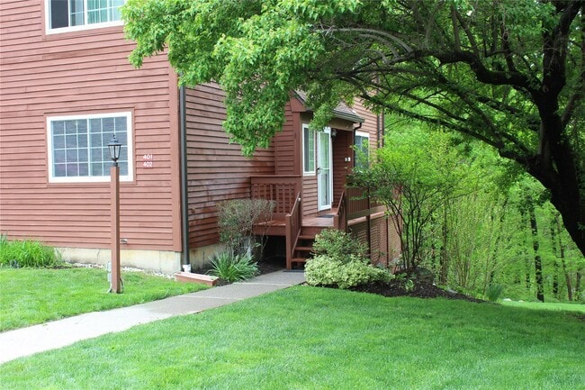 Primary Photo - 402 Appletree Ln
