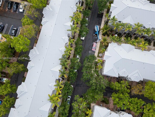 Building Photo - 3515 Shoma Dr