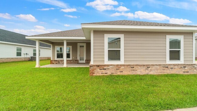 Building Photo - 215 Speckled Trout Ln N