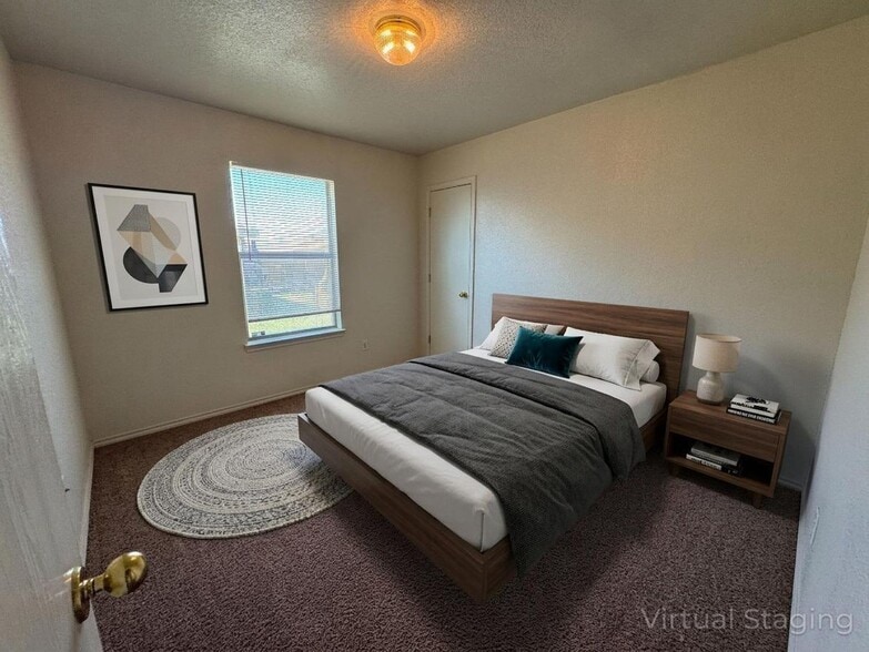 Building Photo - 2801 Alma Dr