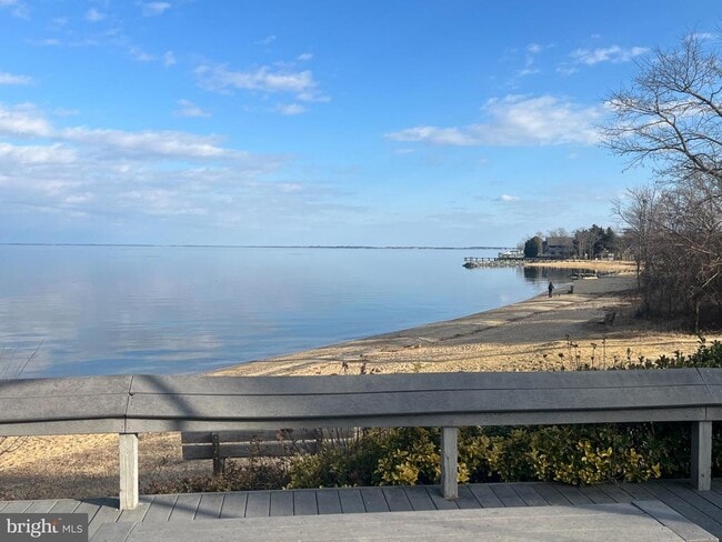 Building Photo - 1217 Hilltop Dr