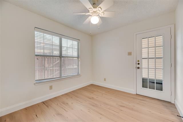 Building Photo - 708 Woodbend Dr