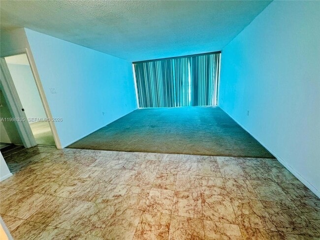 Building Photo - 18011 Biscayne Blvd