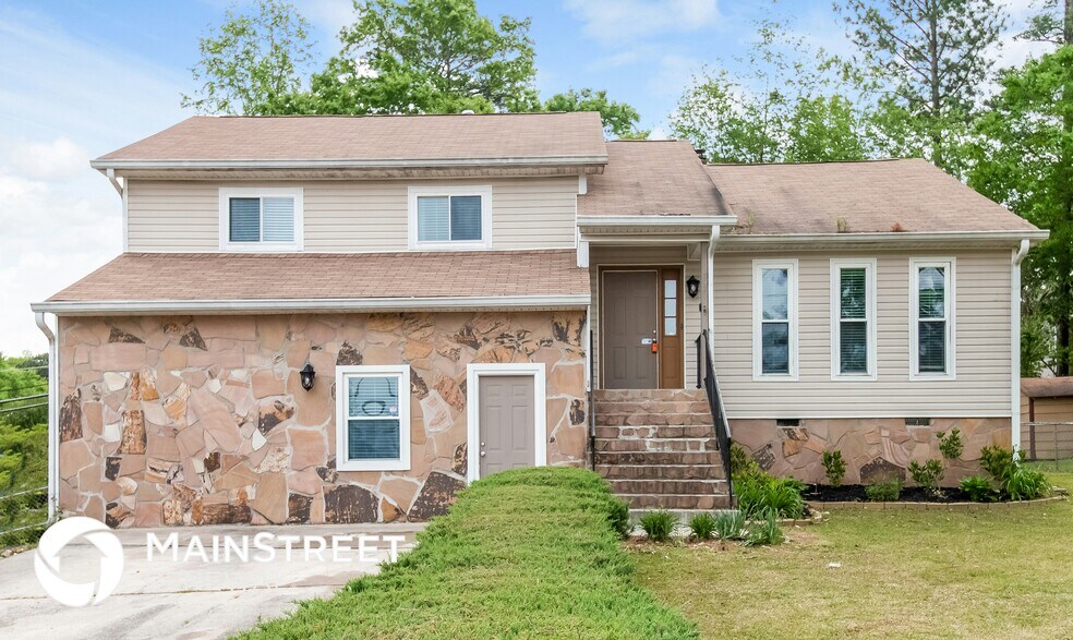 Primary Photo - 3020 Creel Rd