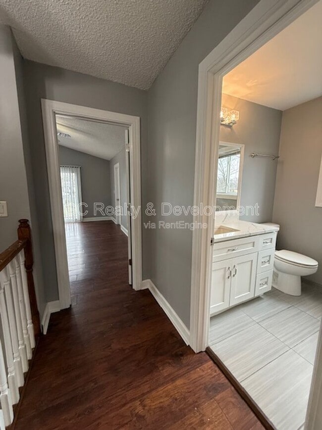 Building Photo - 1540 Beverly Cir W