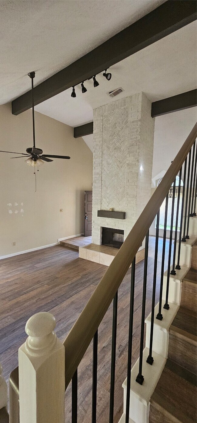 Building Photo - 3511 Meadowcrest Ln