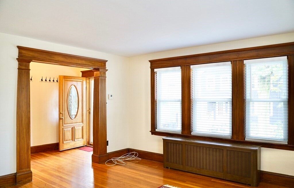 Building Photo - 33 Ackers Ave