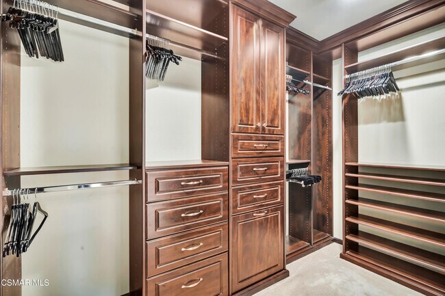 Building Photo - 3044 Ferncrest Pl