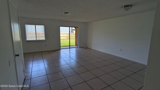 Building Photo - 174 San Juan Cir