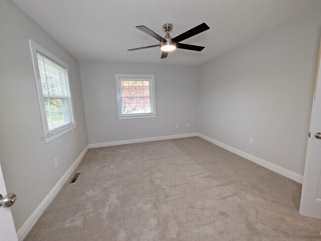 Building Photo - 103 Cherry Ave