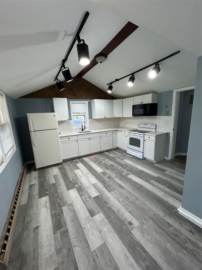 Building Photo - 864 NY-22