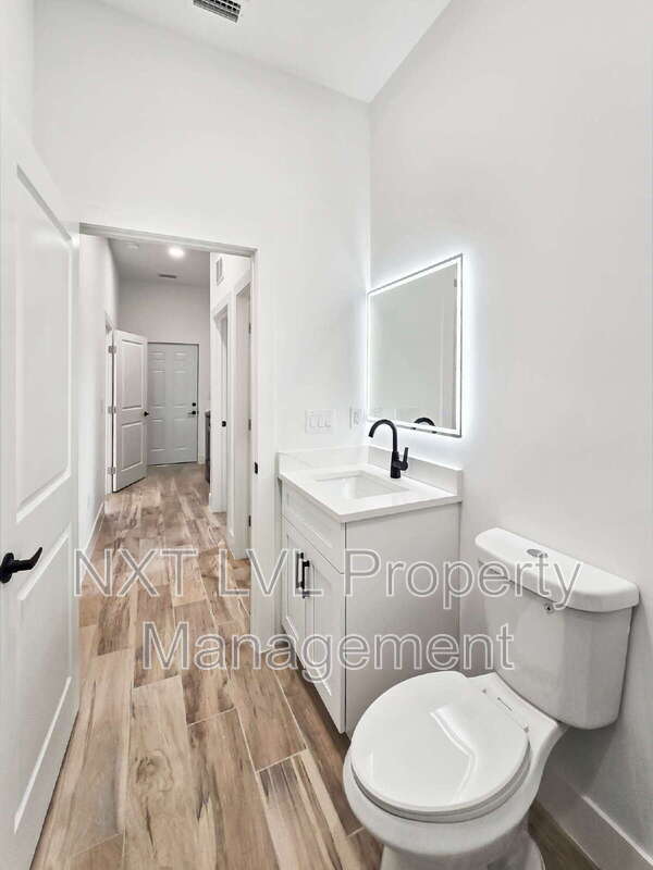 Building Photo - 4113 Kismet Pkwy W