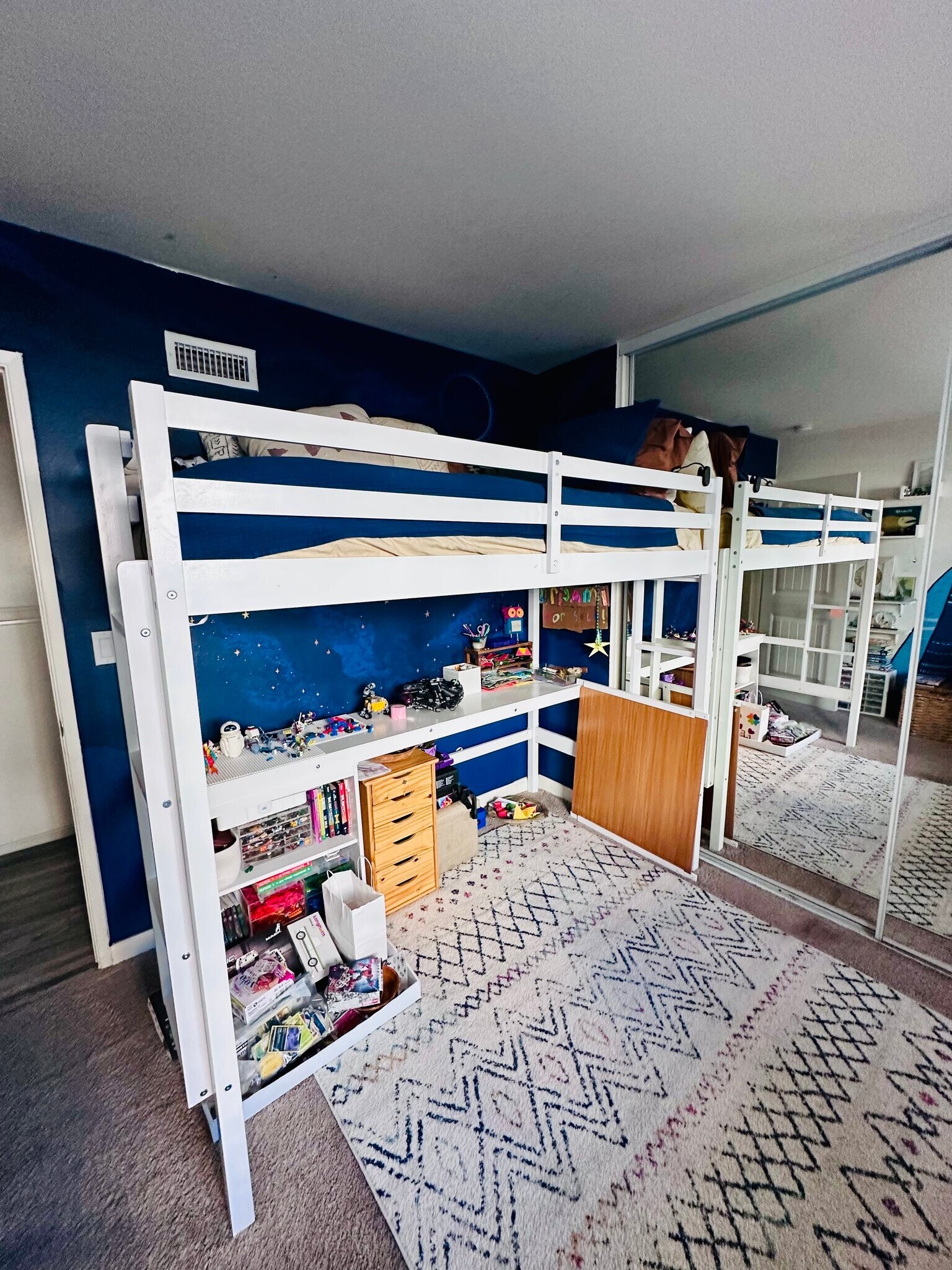 Building Photo - 3823 Via Del Conquistador