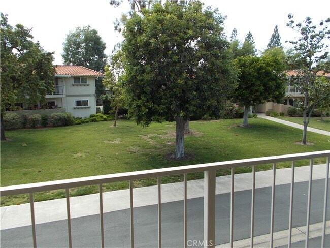 Building Photo - 857 Ronda Mendoza
