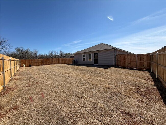 Building Photo - 10005 SW 38th St