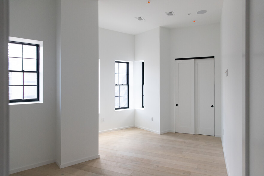 Building Photo - 1451 Maryland Ave NE