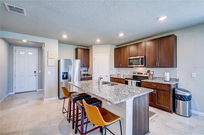 Building Photo - 10210 Daybreak Glen