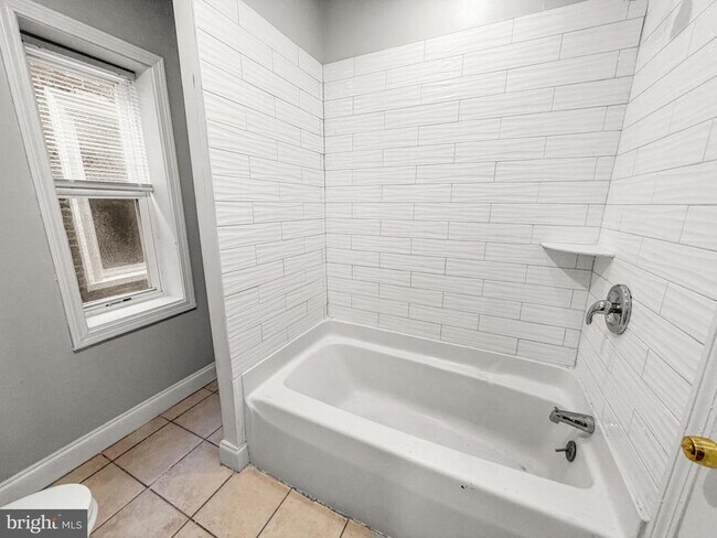 Building Photo - 5341 Market St