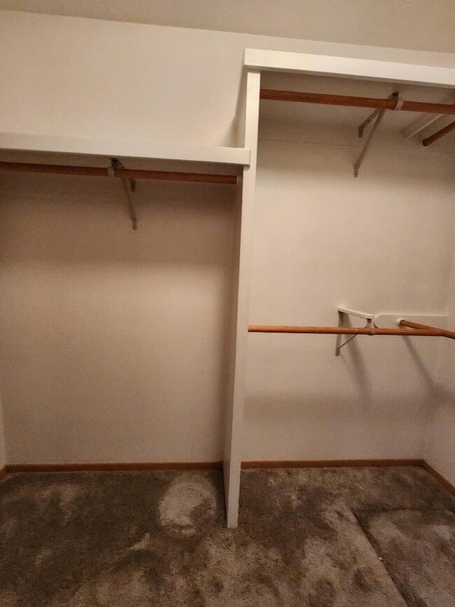 Building Photo - 2-bedroom 2-bath duplex